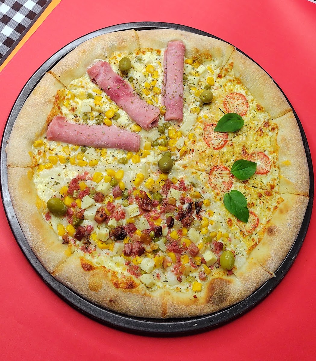 Pizzaria Avohai Photo 2