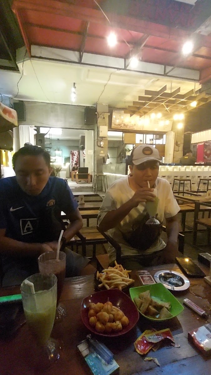 Otw Coffeeshop Photo 2