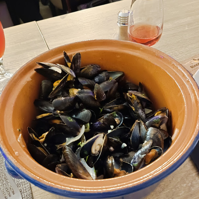 Moules Marinières À Volonté