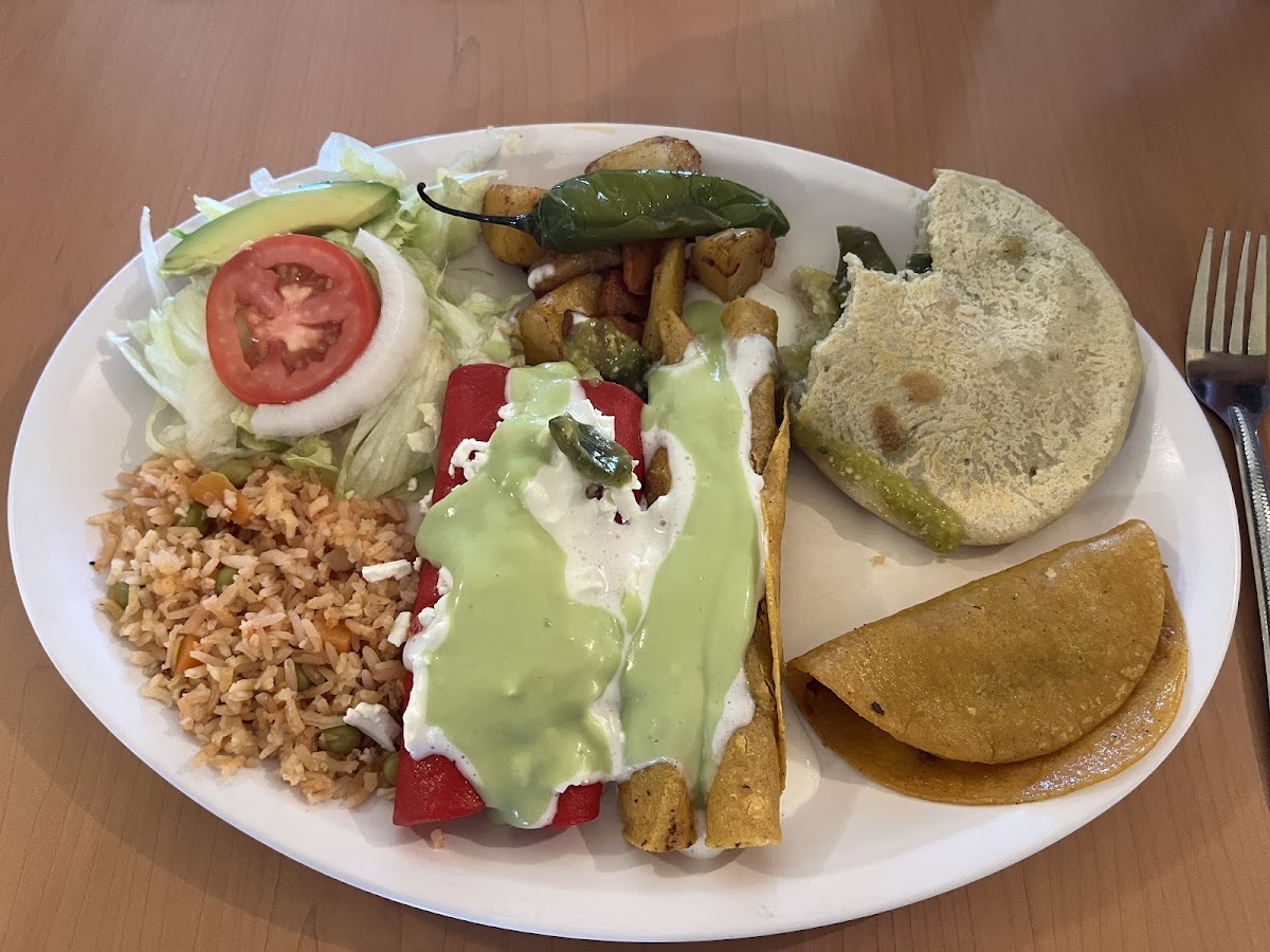 Las Cazuelas 'Gorditas' Photo 3