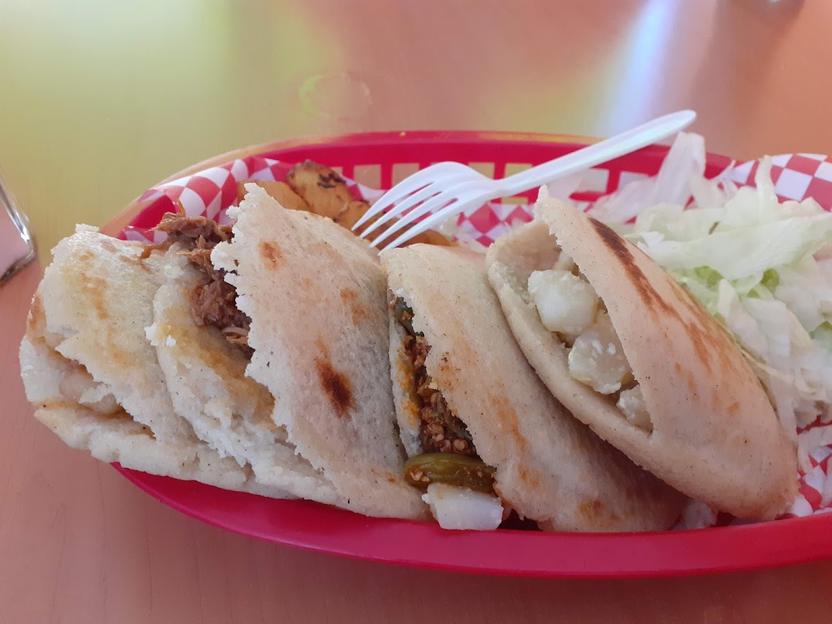 Las Cazuelas 'Gorditas' Photo 8