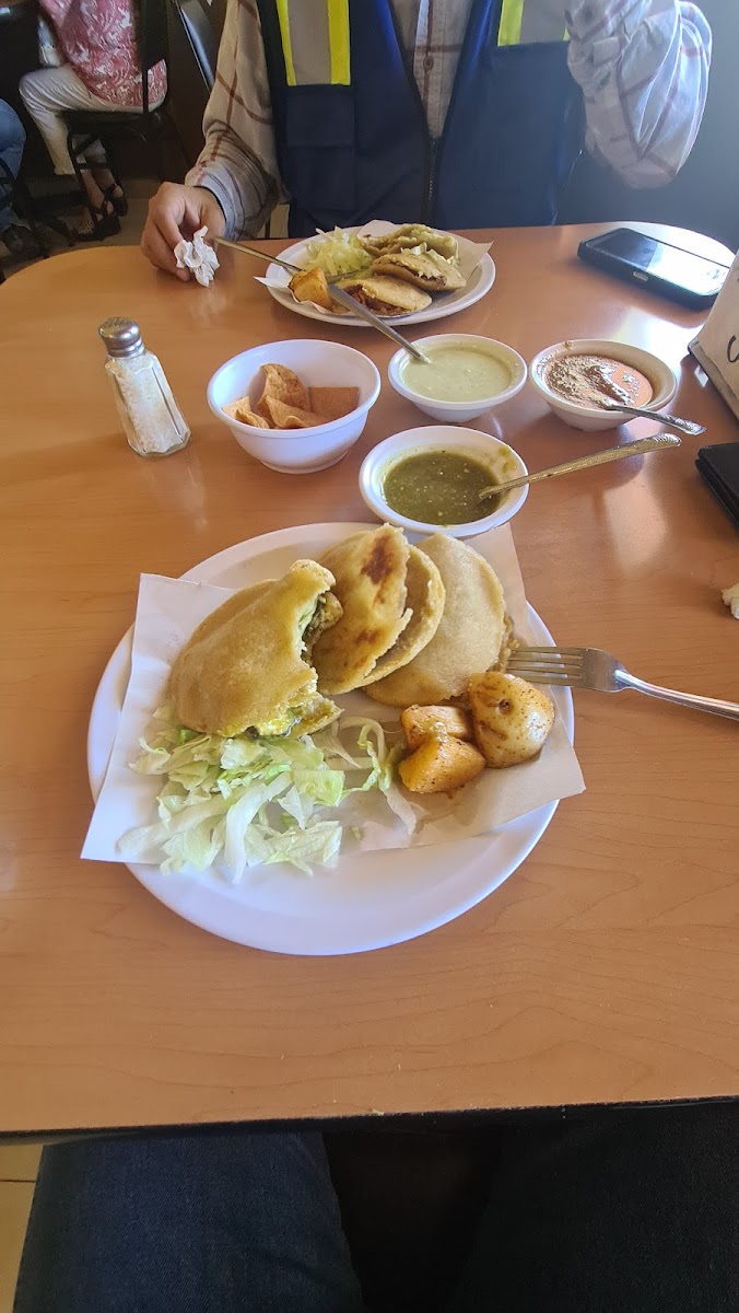 Las Cazuelas 'Gorditas' Photo 9