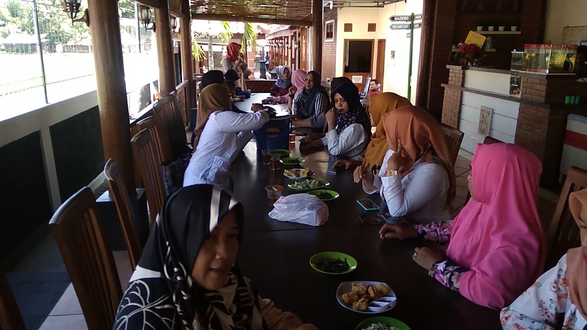 Gazebo dan Pemancingan Kali putih Photo 2