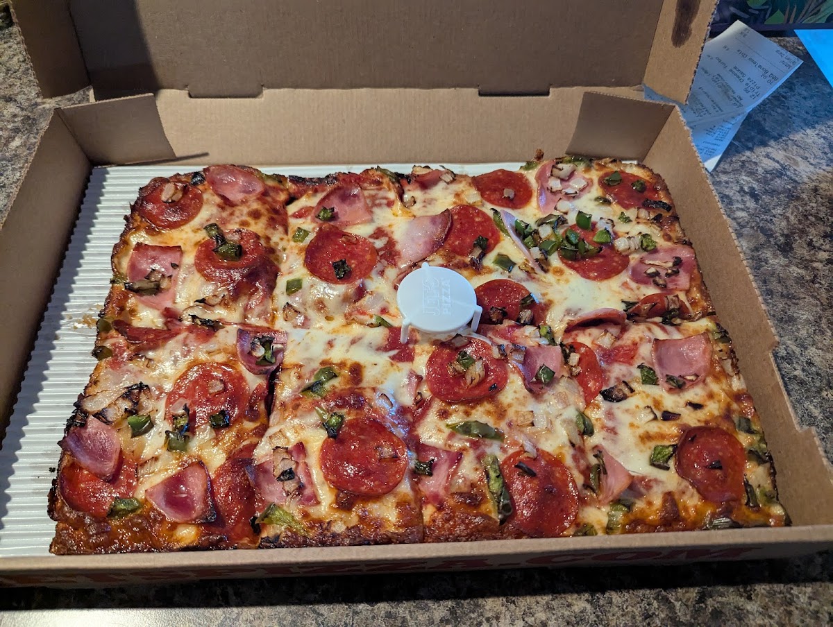 Jet's Pizza Photo 3