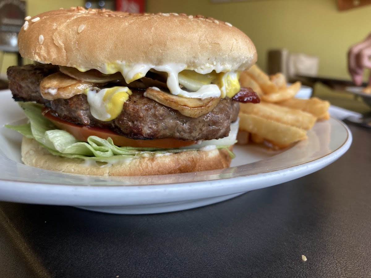 Paradise Hill Restaurant Photo 6