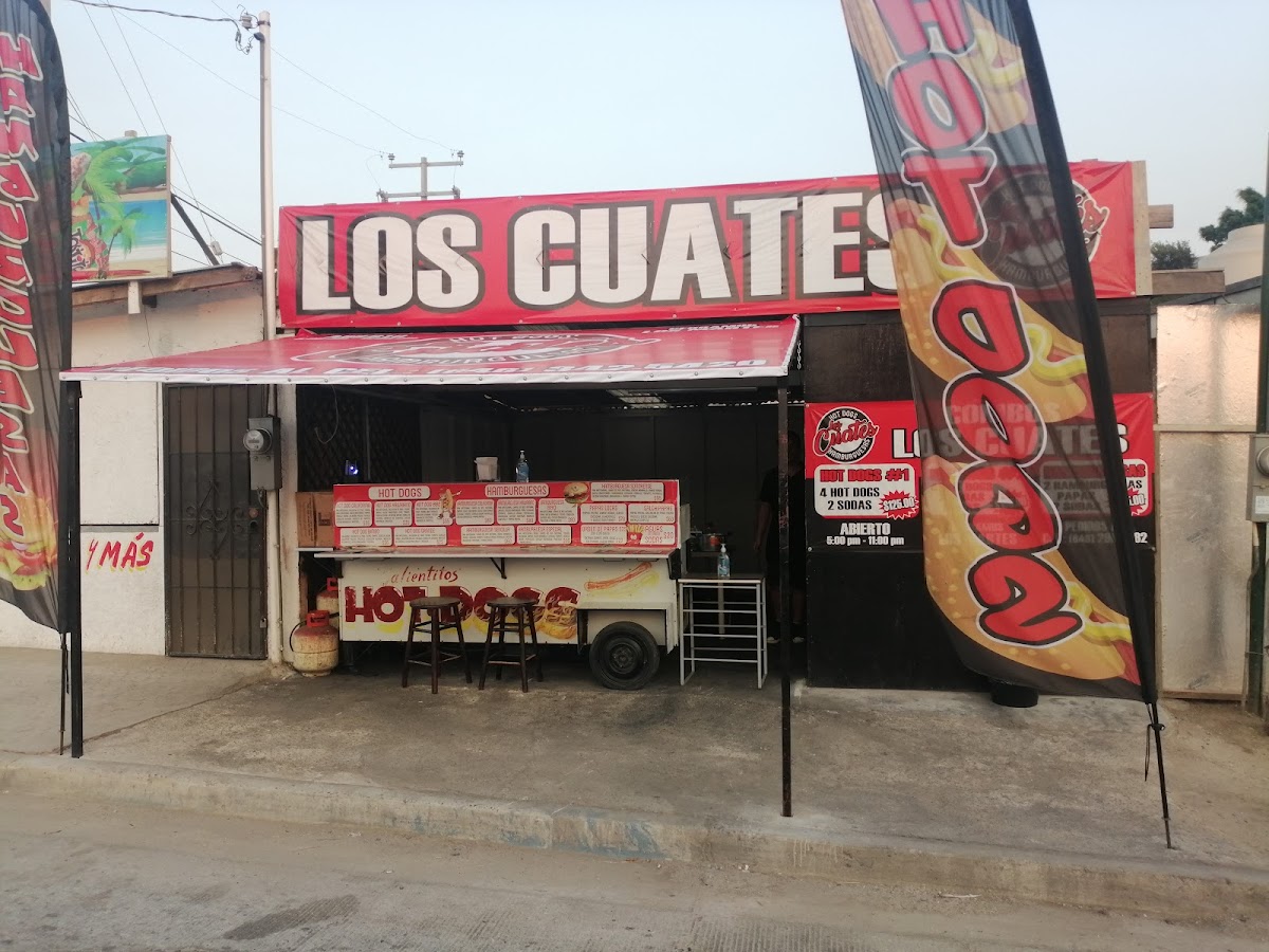 Hotdogs y Hamburguesas 'LOS CUATES'