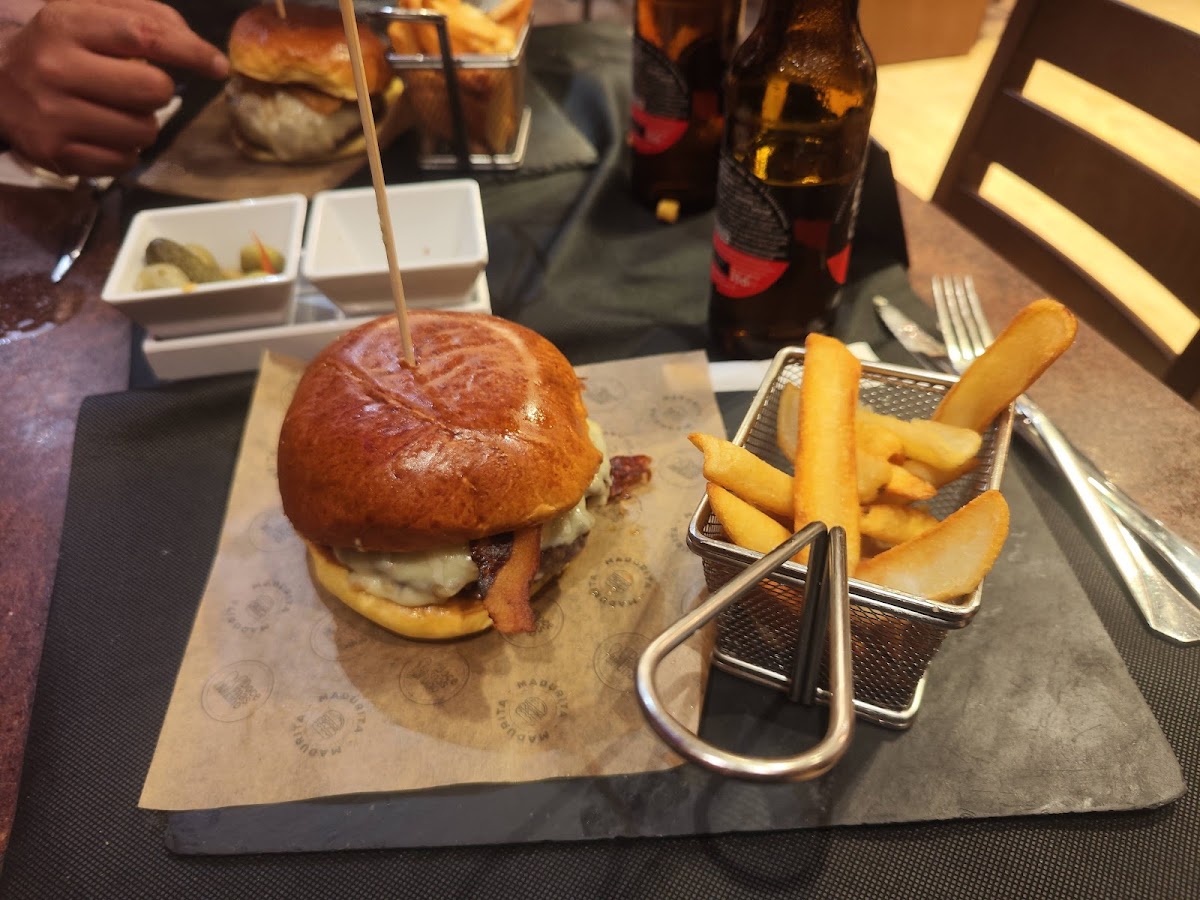 Doce Más Uno Hamburguesería Photo 5
