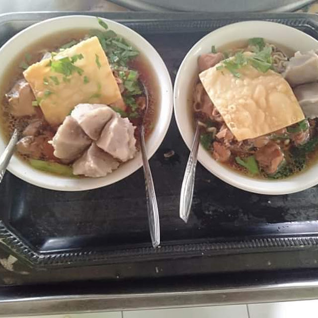 Bakso Urat Campur Krupuk Pangsit