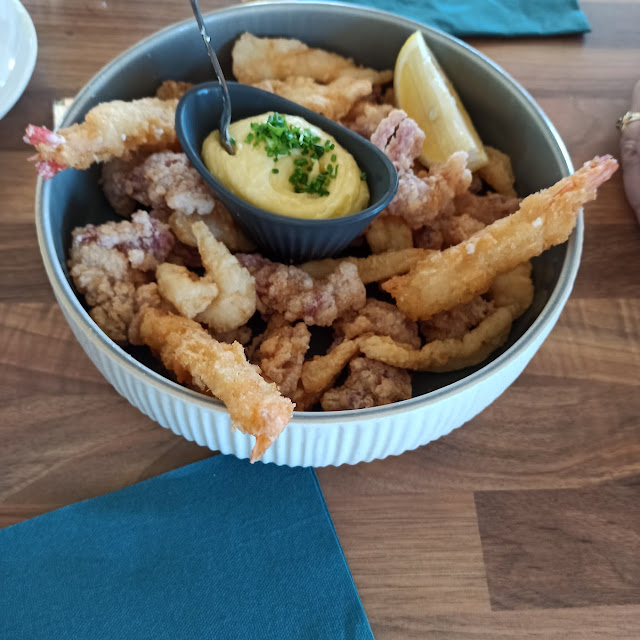 Friture de la Mer Encornets Poulpes Crevettes Aïoli