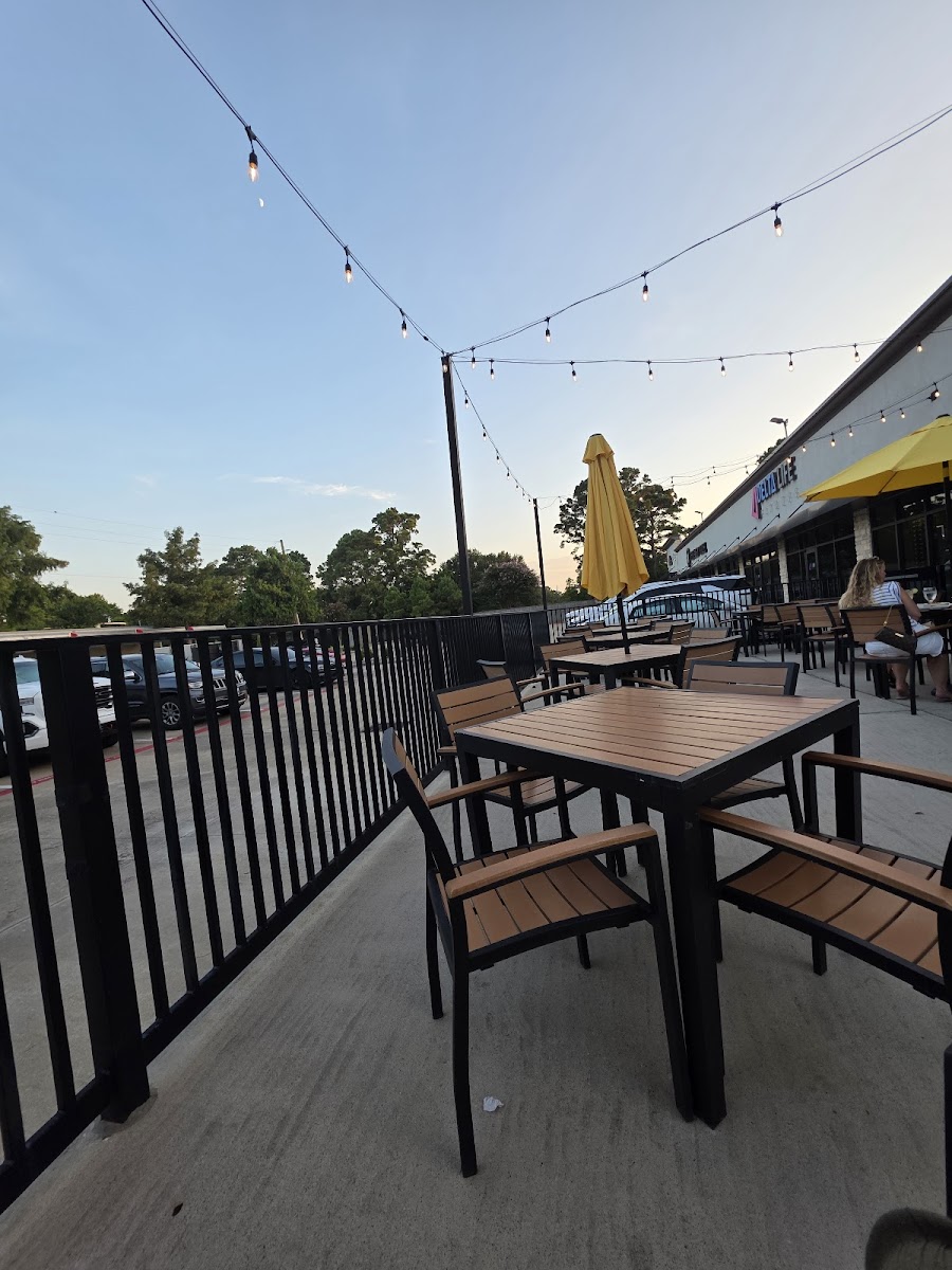 Cooper's Landing - Friendswood Photo 7