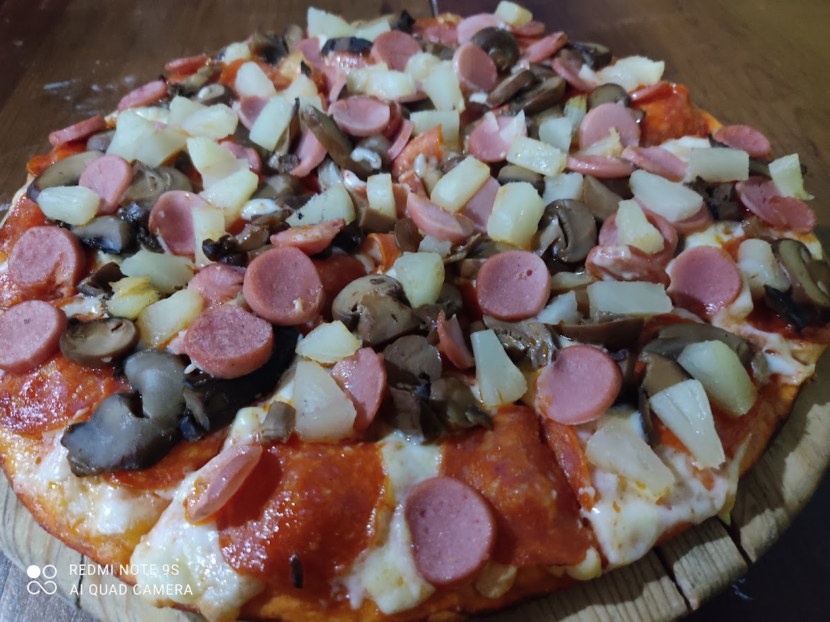 Pizza & Game Photo 10