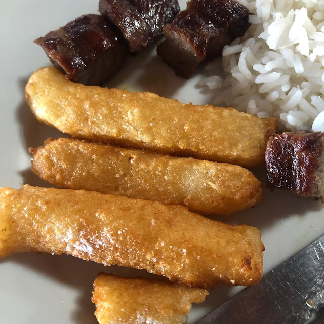 Carne do Sol Acebolada Com Macaxeira Frita