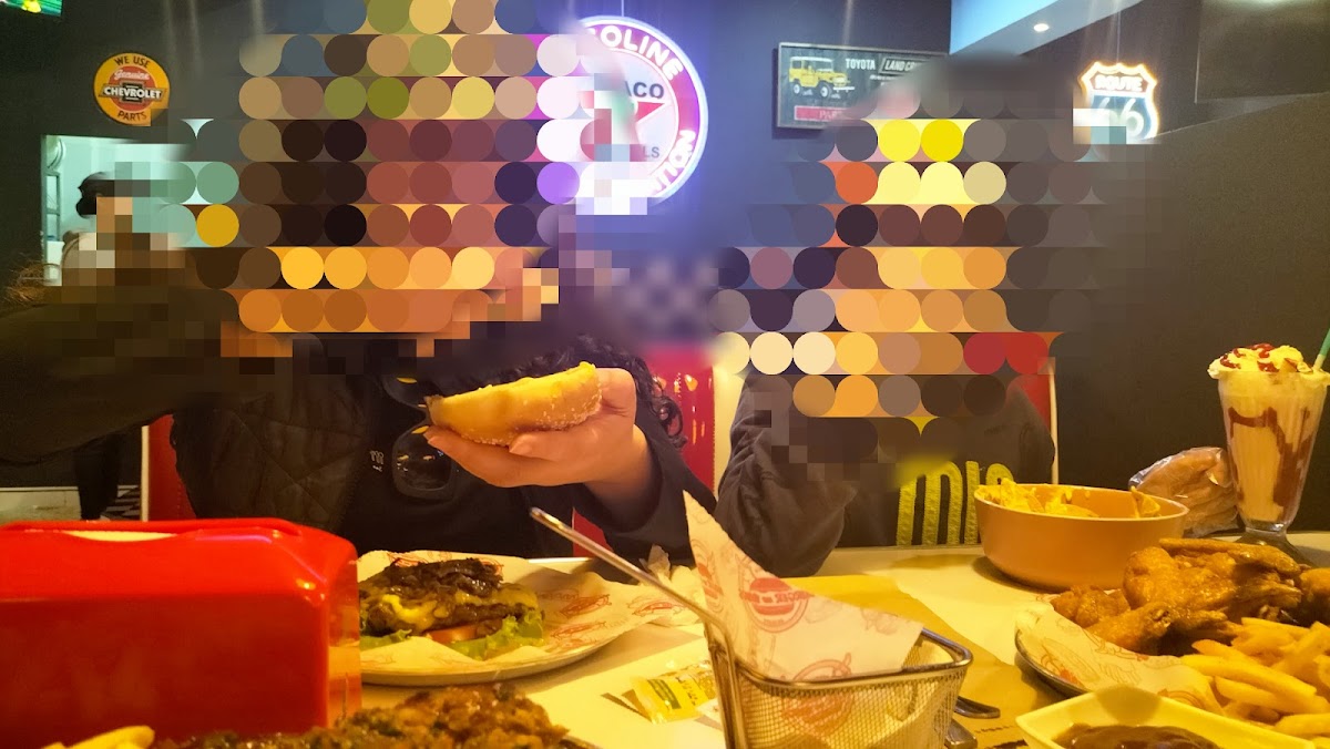 BURGER AND WINGS BOSA Photo 10