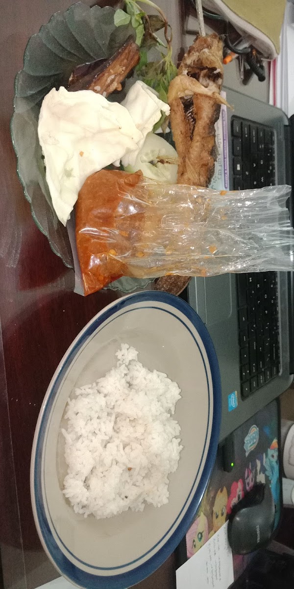 WR. Pecel Lele Photo 9