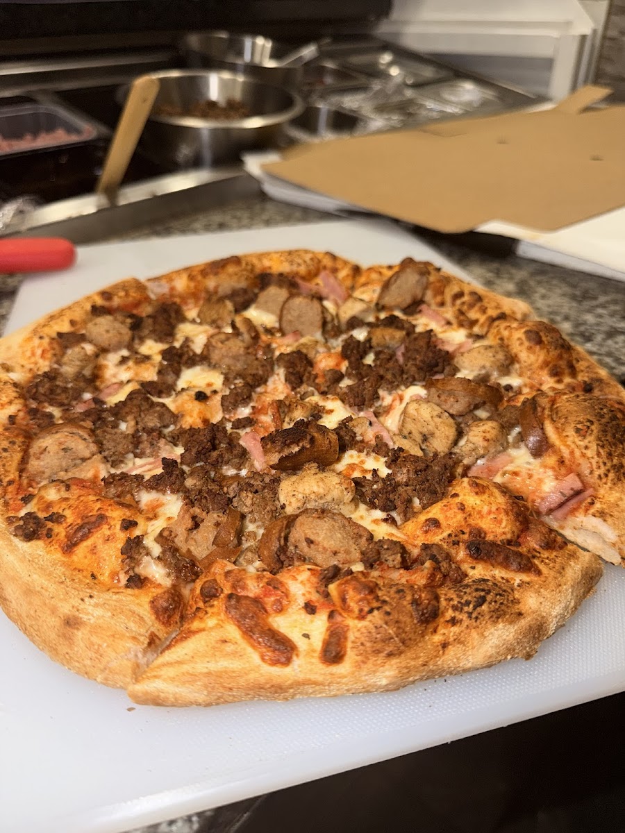 In crust we trust Photo 2