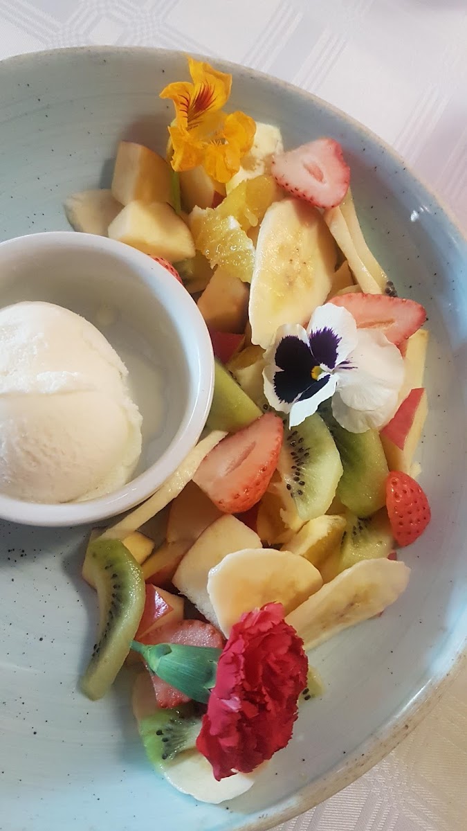 RELISH RESTAURANT & BAR Photo 6