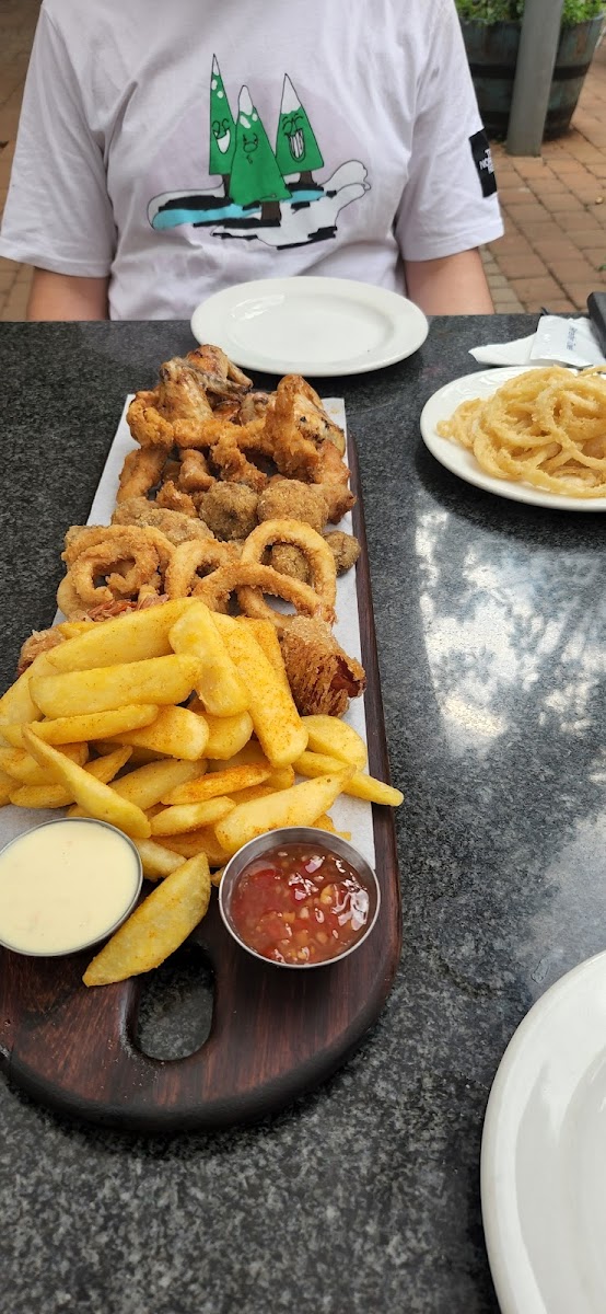 RELISH RESTAURANT & BAR Photo 8