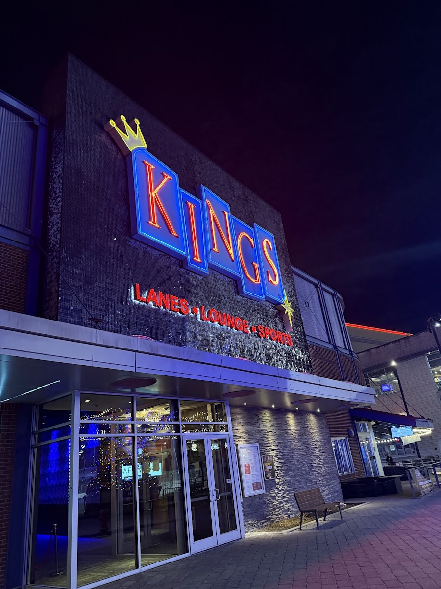 Kings Dining & Entertainment Photo 3