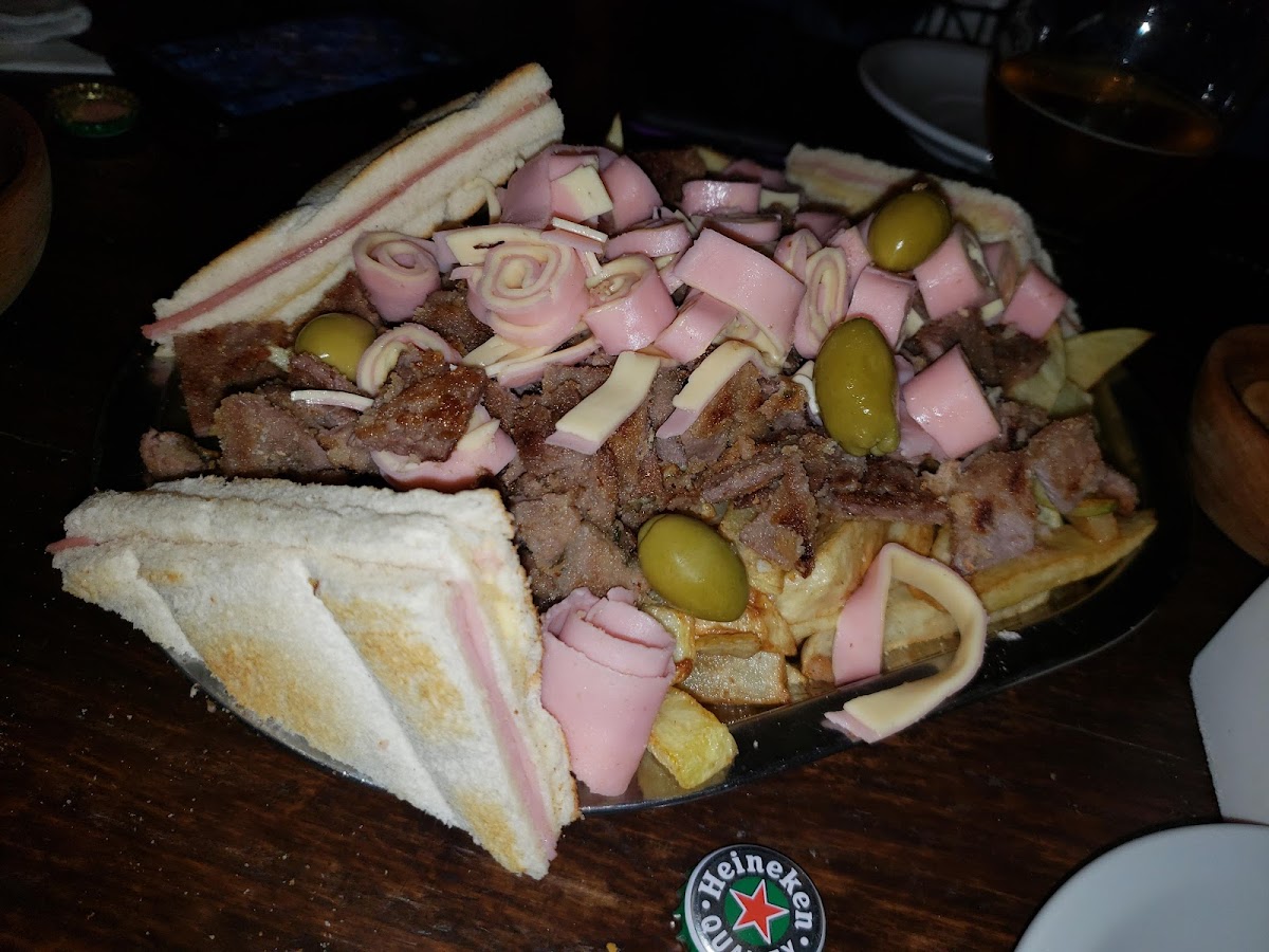 Resto Bar Matices Anexo Drugstore Photo 7