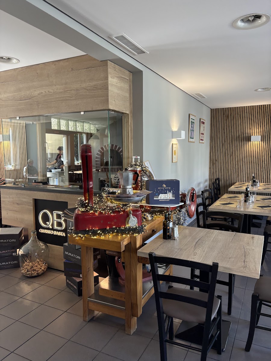 QB RESTAURANT