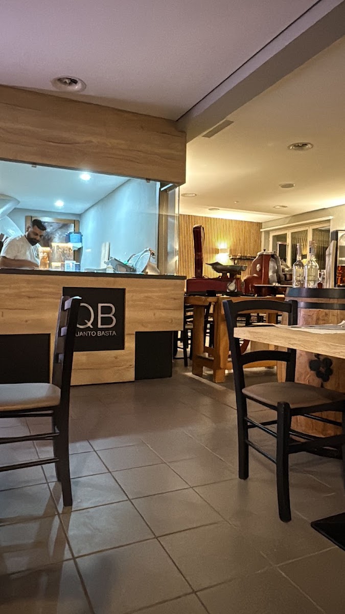 QB RESTAURANT Photo 7
