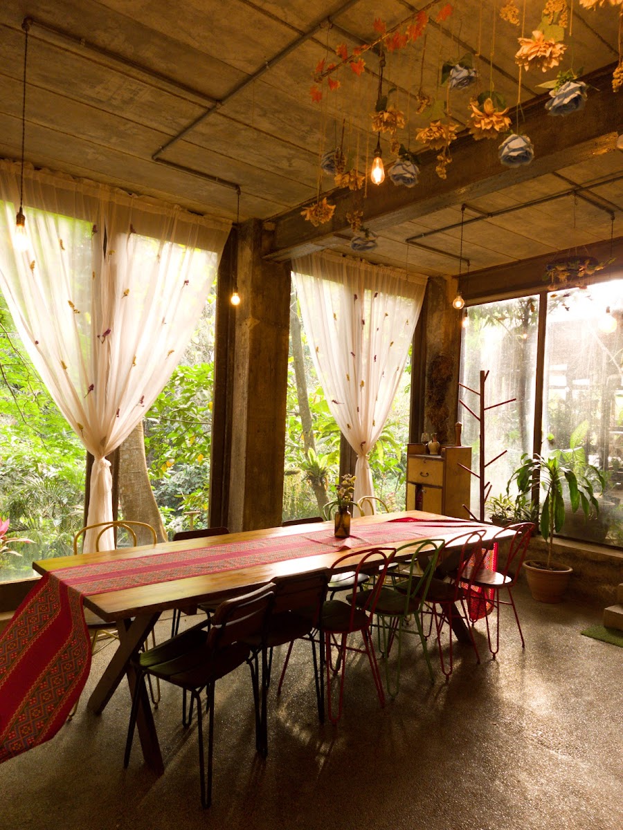 Burrow Cafe PH
