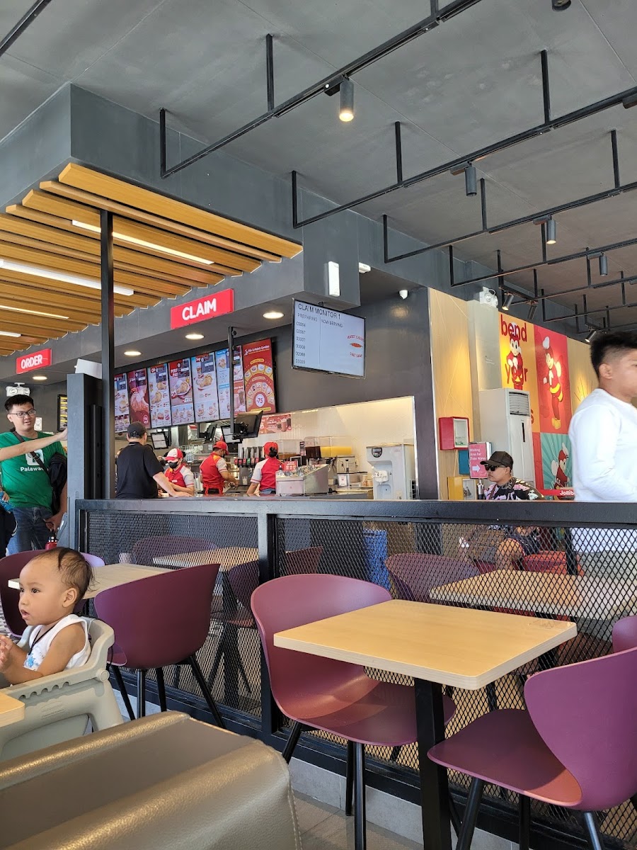Jollibee San Marcelino Photo 10