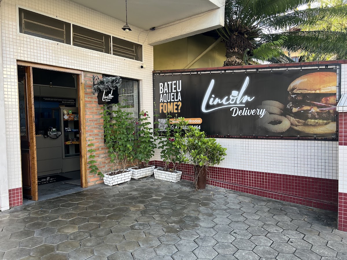 Lincoln Bar And Kitchen