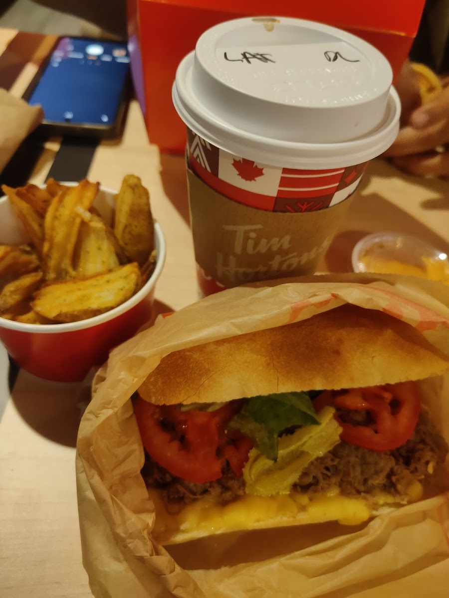 Tim Hortons - Altamira Photo 2