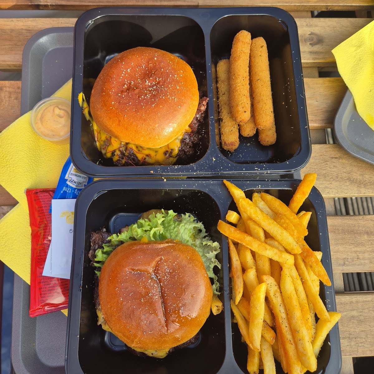 Malo's Burger Photo 4