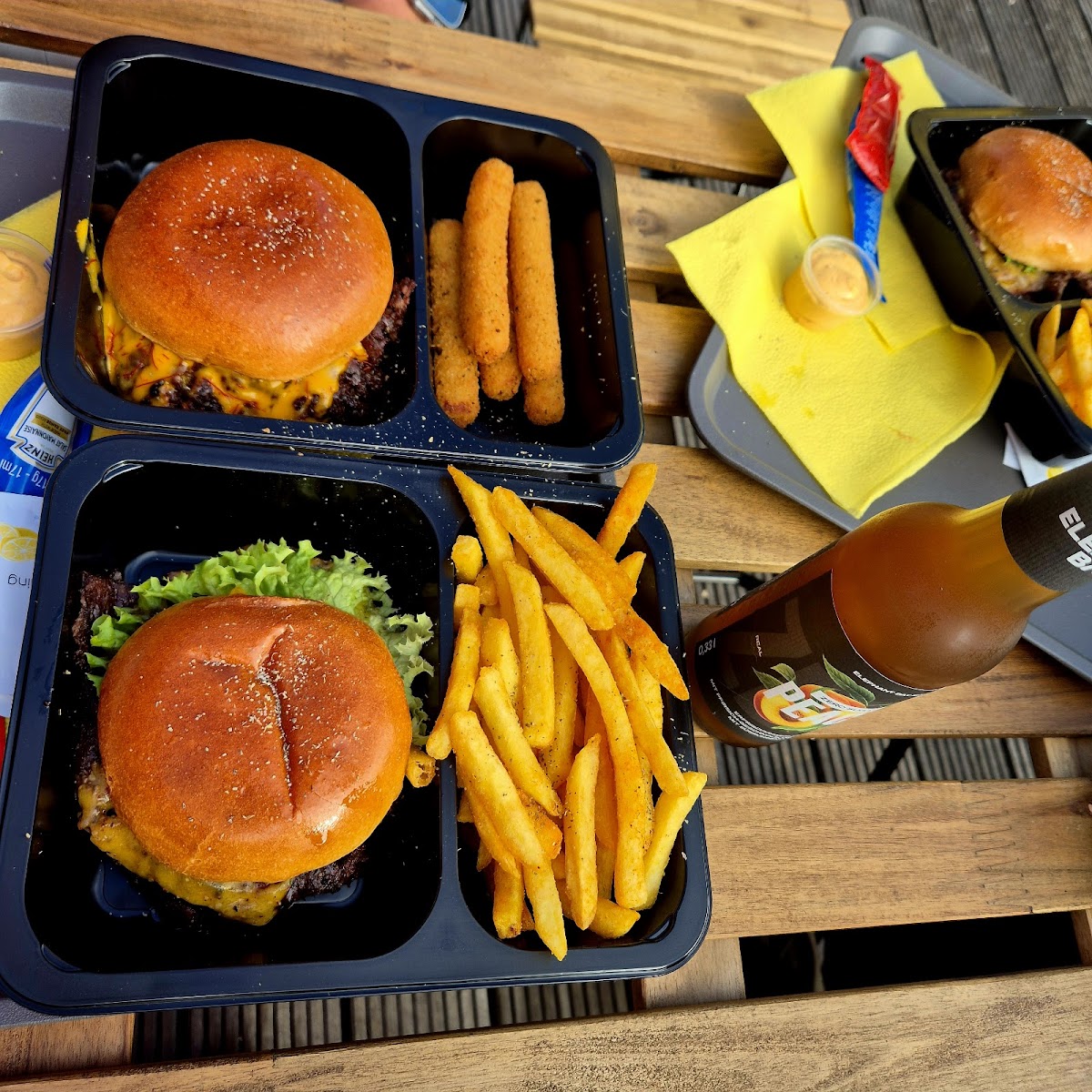 Malo's Burger Photo 8