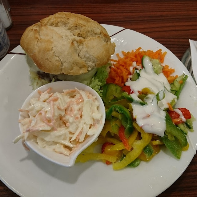 Cheeseburger Aus Kartoffelbrötchen
