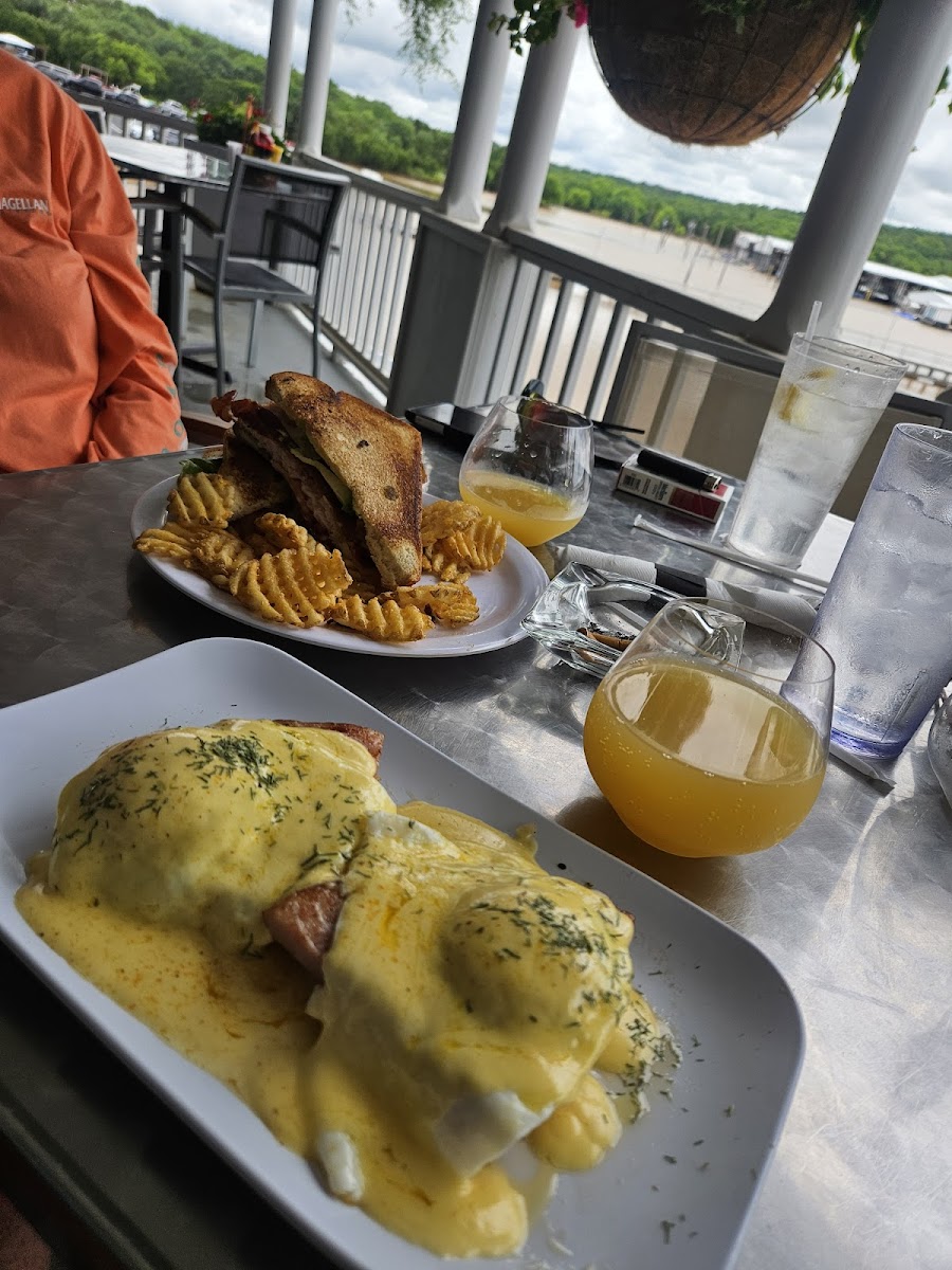 Schooner's Breakfast & Brunch Photo 2