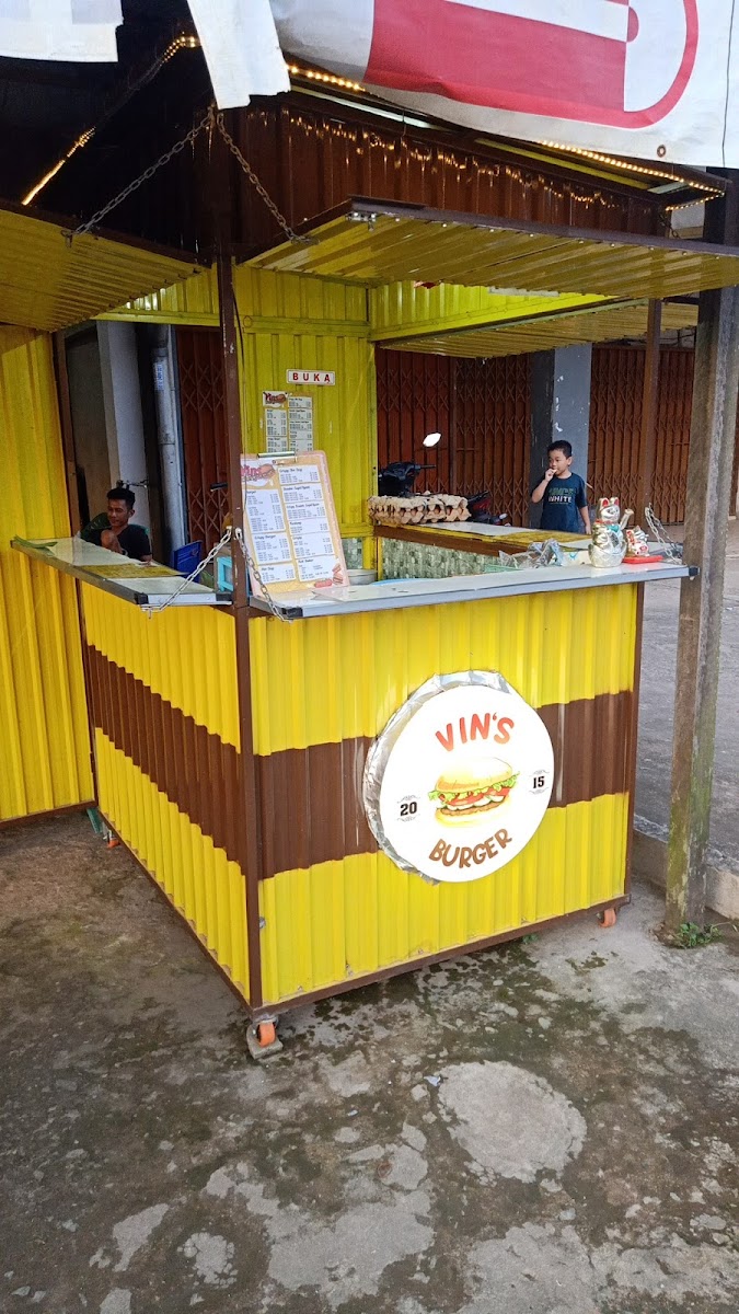 Vin's Burger Photo 4
