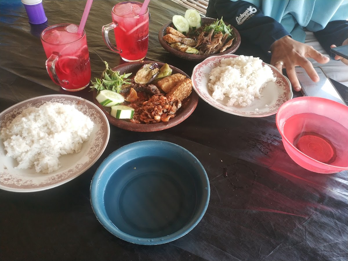 Warung Buk Mi Embong Mburi Photo 10