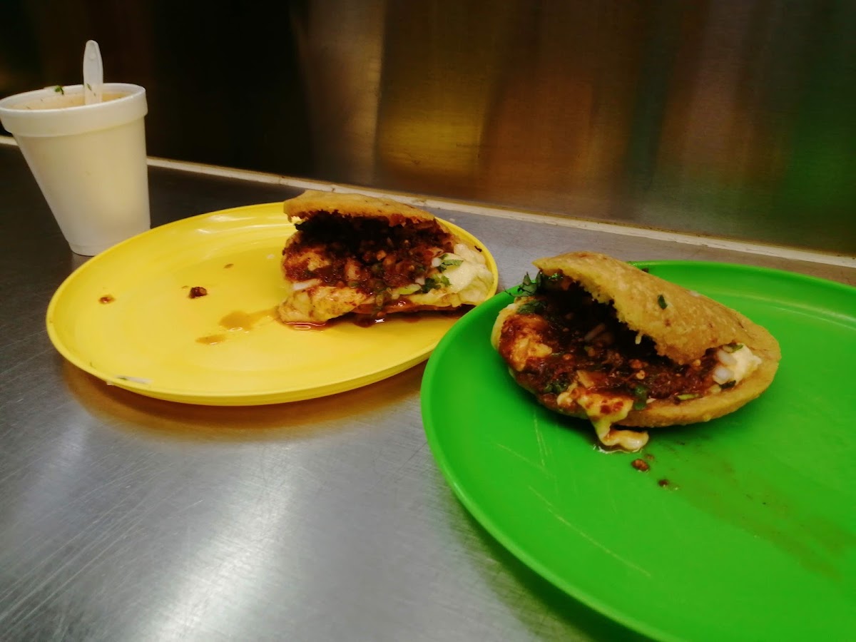 Antojitos Lara (locales 120 y 121) Photo 3
