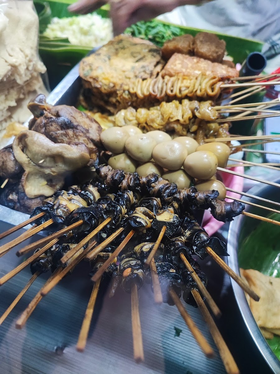 Nasi Pecel Mbok Sador Simpang Lima Photo 7