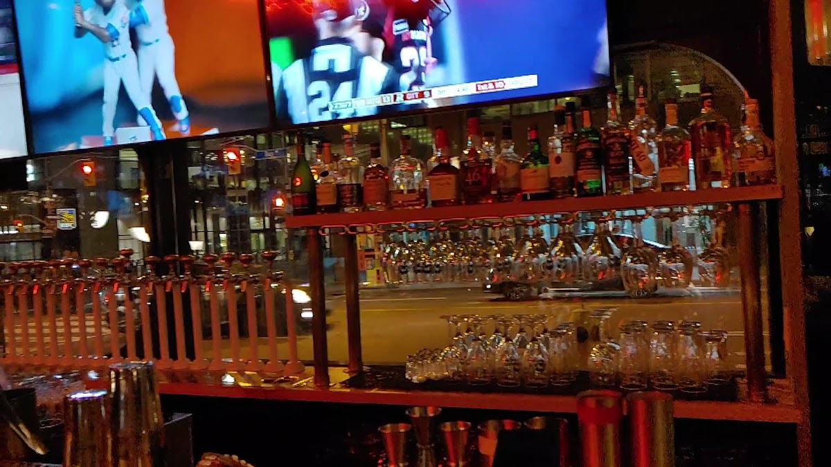Walrus Pub & Beer Hall Photo 2