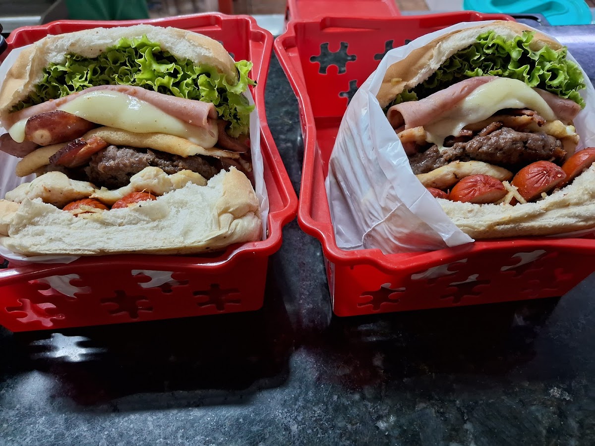 Hots burger Photo 4