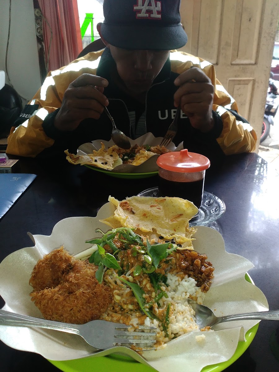 Warung Nasi Pecel Blìtar Bu. Lilik