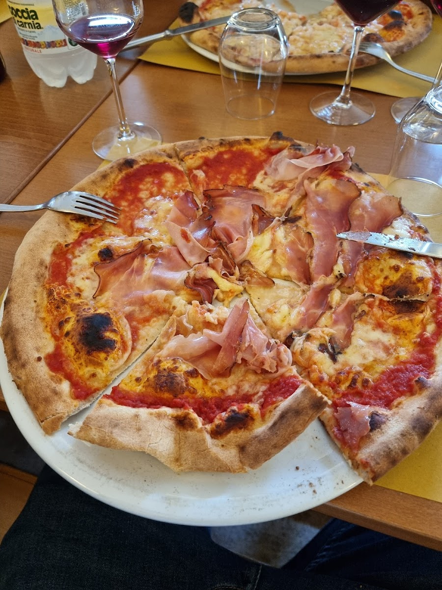 Trattoria - Pizzeria Al Cacciatore Photo 2