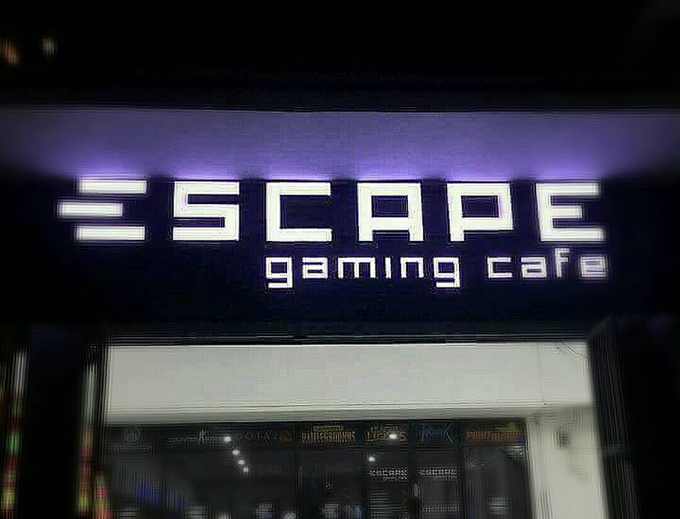 Escape Net Cafe