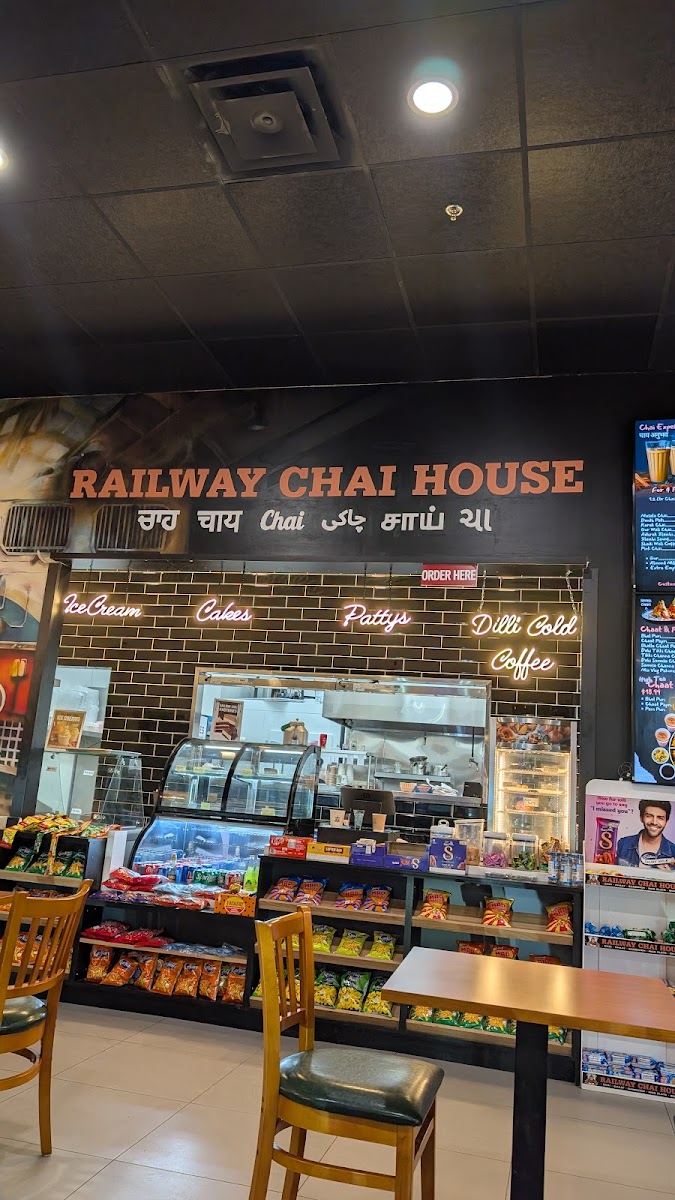 Railway Chai House Airport & Queen Photo 3
