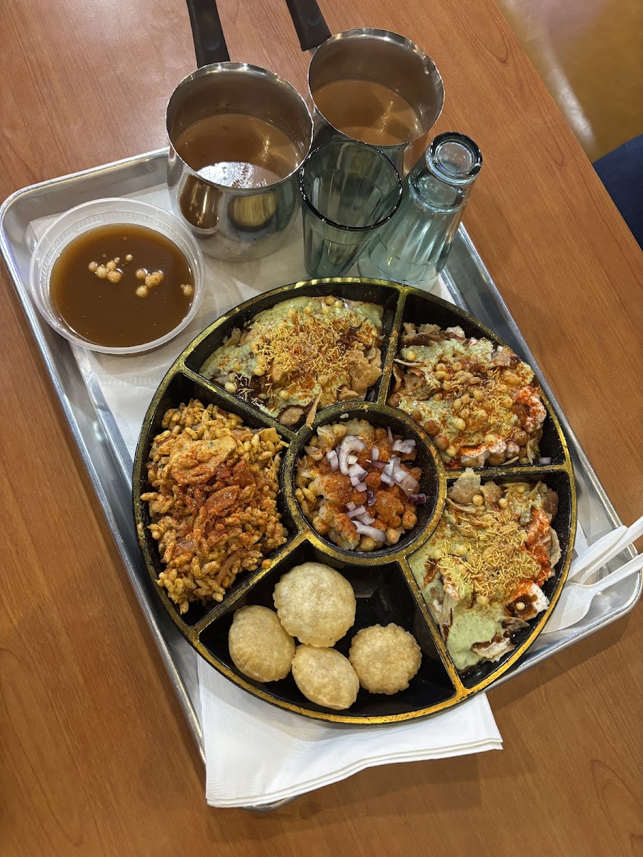 Railway Chai House Airport & Queen Photo 4
