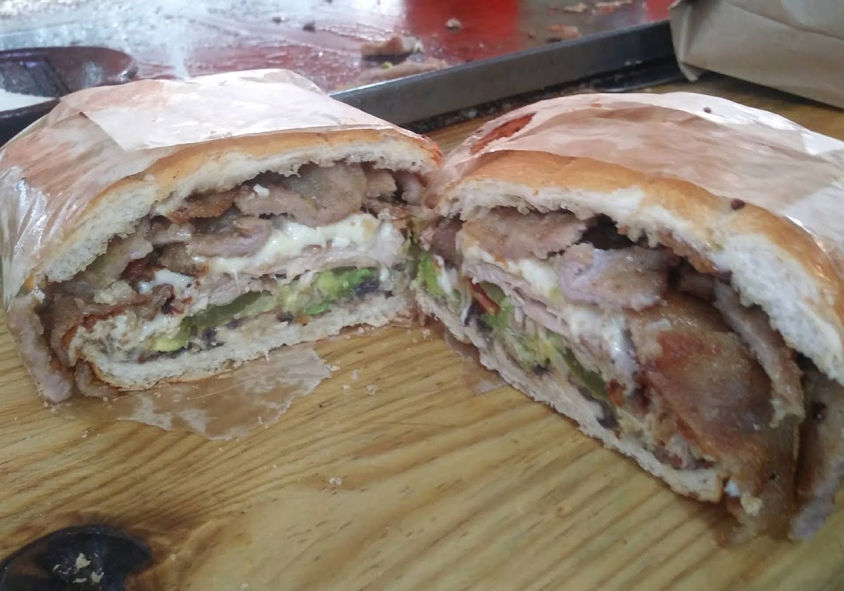 TORTAS Y ENSALADAS ' LA SINALOENSE ' Photo 2