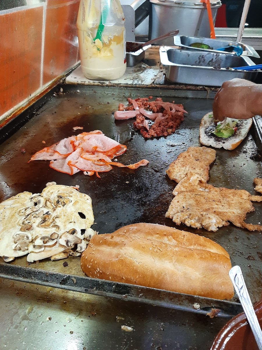 TORTAS Y ENSALADAS ' LA SINALOENSE ' Photo 4