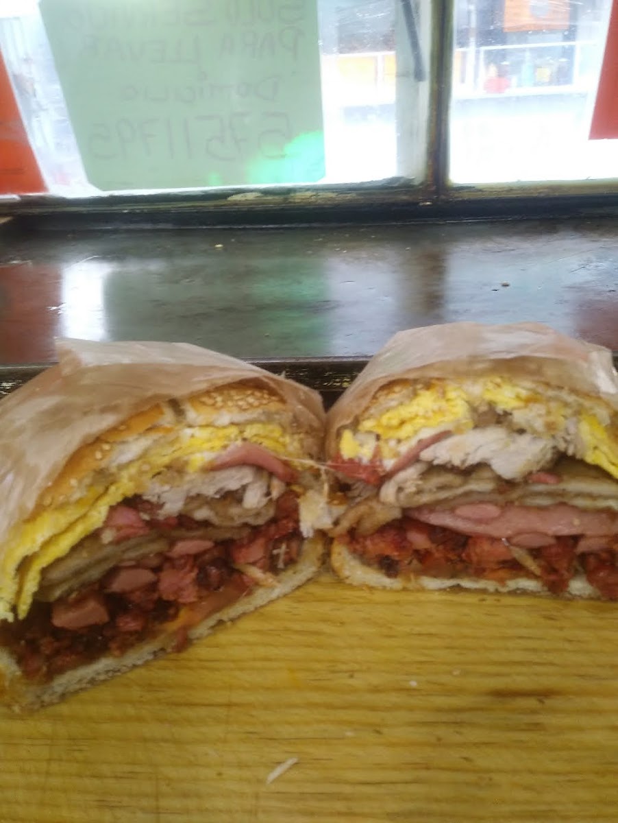 TORTAS Y ENSALADAS ' LA SINALOENSE ' Photo 8