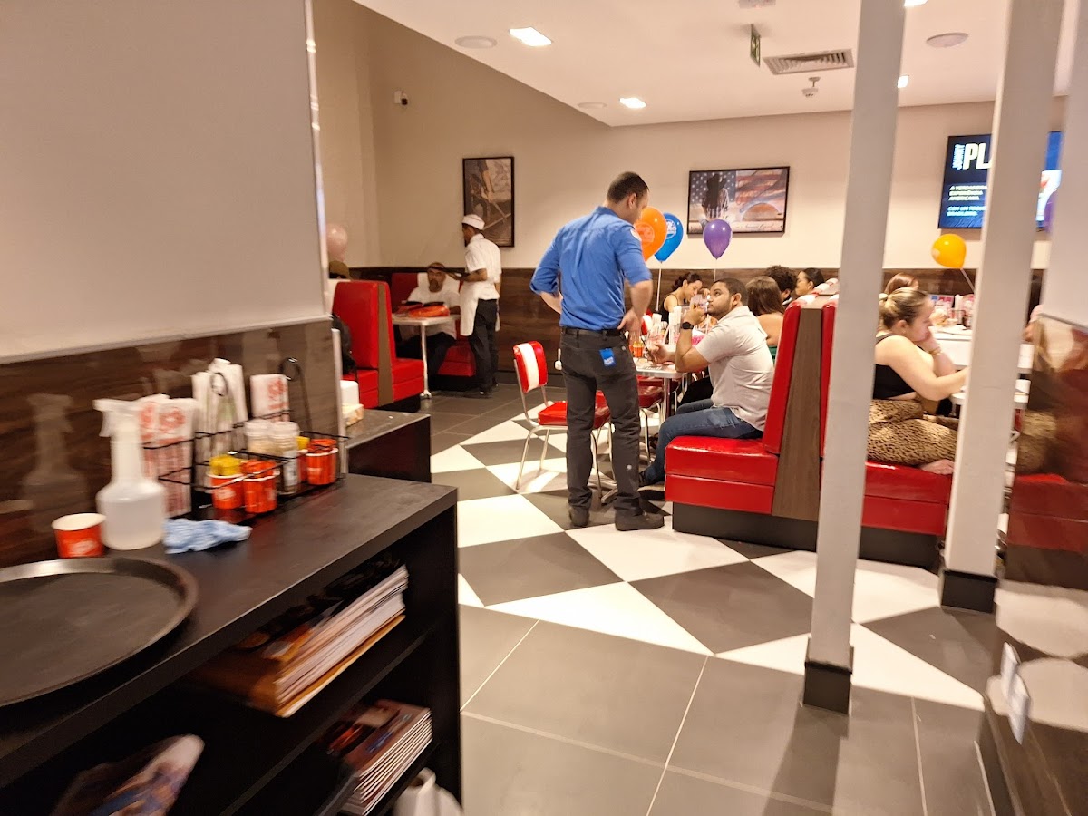 Johnny Rockets Photo 9