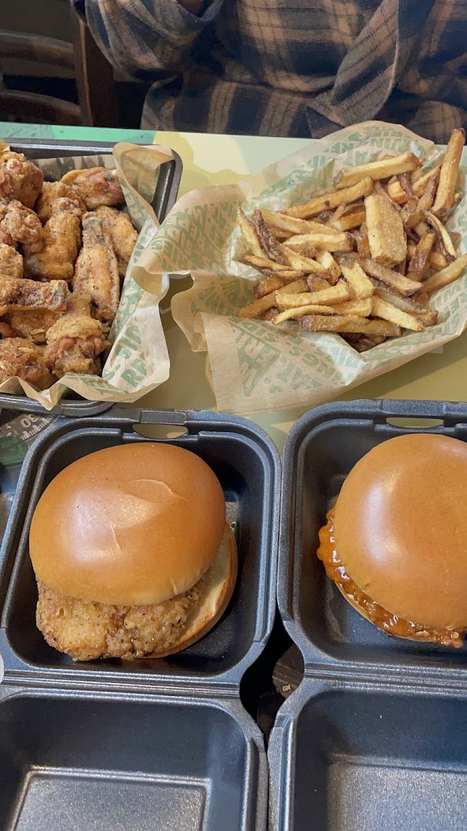 Wingstop Photo 8
