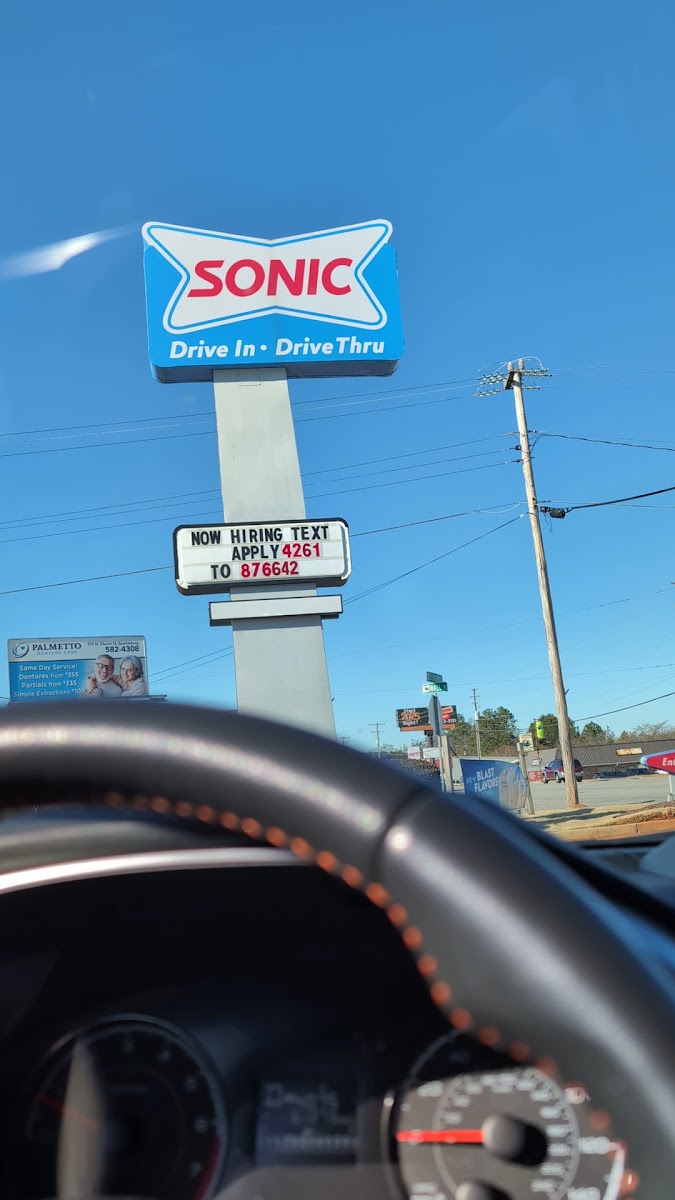 Sonic Drive-In Photo 4